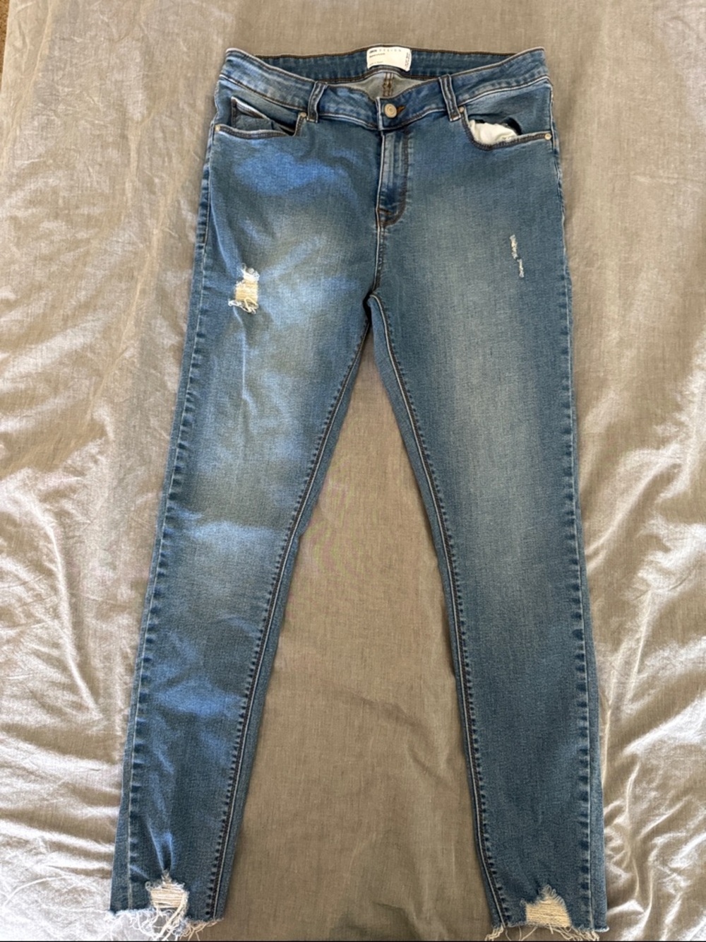 Cisco Women's Medium Blue Distressed Skinny Jeans